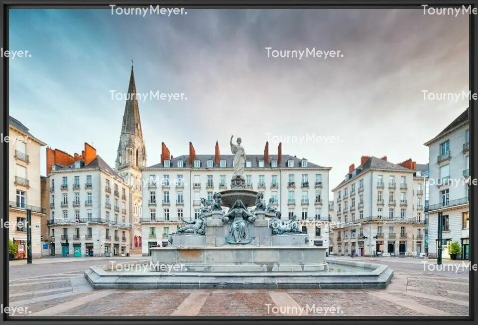 Retail in Nantes to rent Building Photo- Image 1 of 2