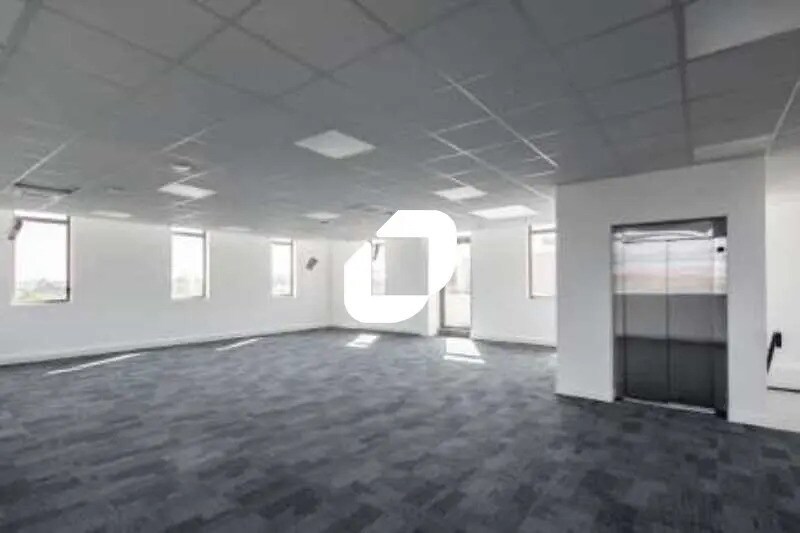 Office in Argenteuil to rent - Building Photo - Image 2 of 18