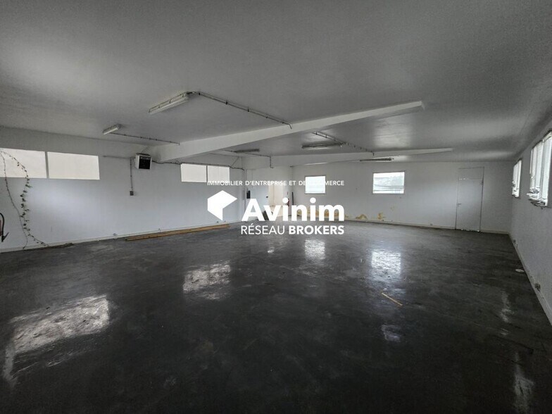 Industrial in Saint Brice Sous Foret to rent - Interior Photo - Image 2 of 3