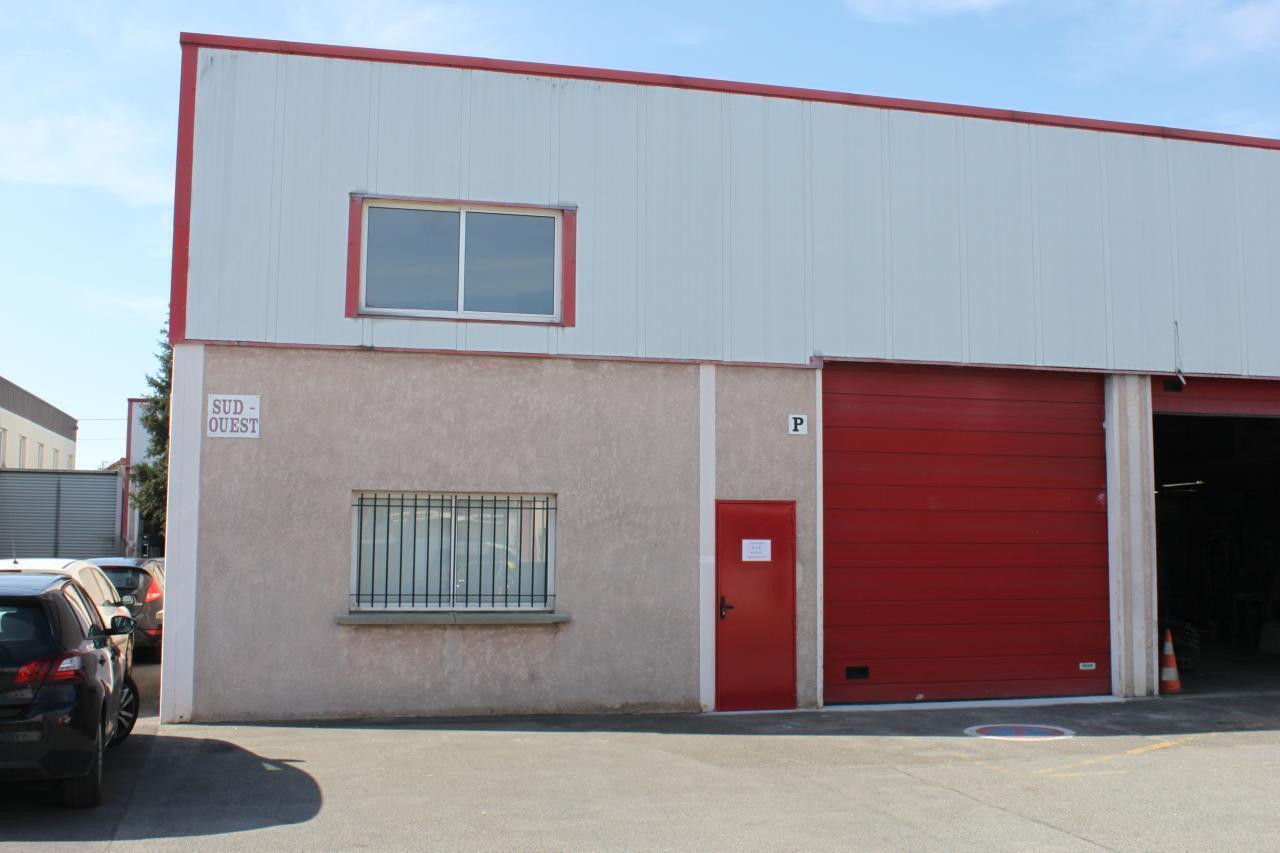 Industrial in Morsang-sur-Orge for sale Building Photo- Image 1 of 10