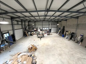 Light Industrial in Saint-Leu-la-Forêt to rent Interior Photo- Image 2 of 5