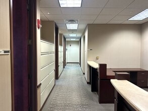 1 S Main St, Dayton, OH to rent Interior Photo- Image 2 of 13