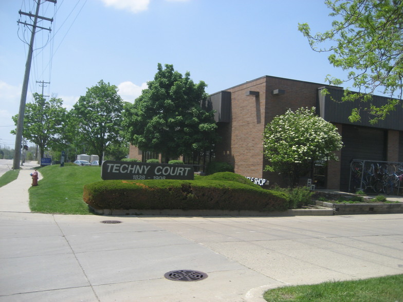 1894-1908 Techny Ct, Northbrook, IL for rent - Primary Photo - Image 1 of 1