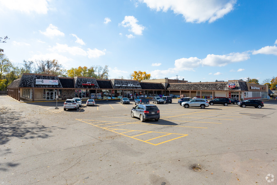 1701-1733 Spring Arbor Rd, Jackson, MI for rent - Primary Photo - Image 1 of 5