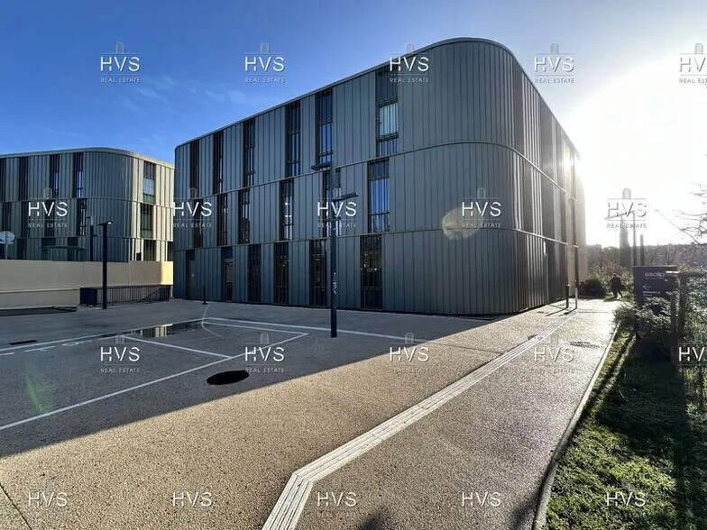 Office in Aix-en-Provence to rent - Building Photo - Image 2 of 12