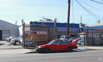 222 E 32nd St, Los Angeles, CA for rent Primary Photo- Image 1 of 5