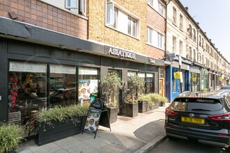 208-210 Battersea Park Rd, London to rent Interior Photo- Image 1 of 7