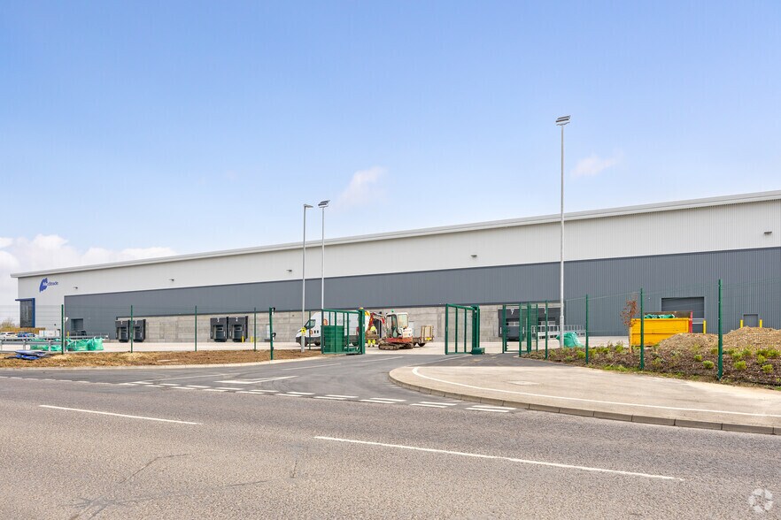 Somerby Way, Gainsborough to rent - Building Photo - Image 2 of 3