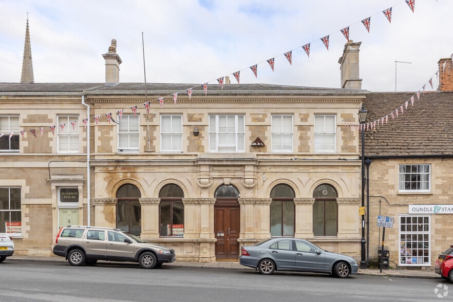 2 New St, Peterborough to rent - Primary Photo - Image 1 of 2