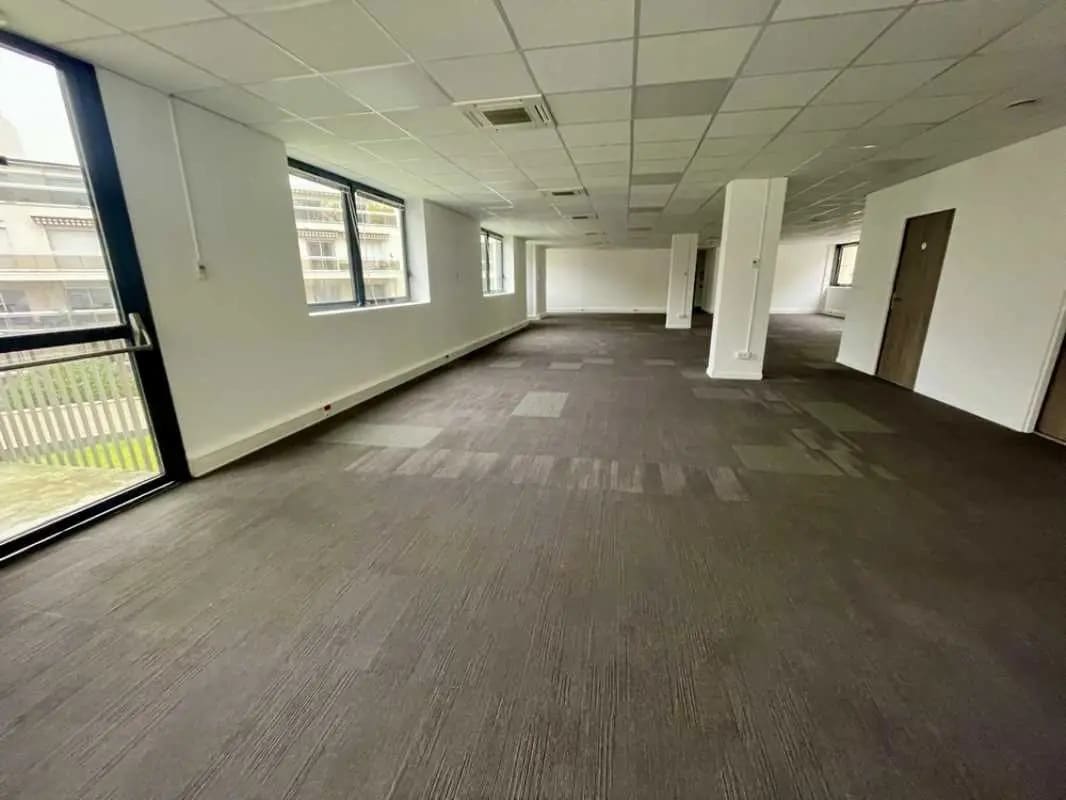 76 Boulevard De La République, Boulogne-Billancourt to rent Interior Photo- Image 1 of 3