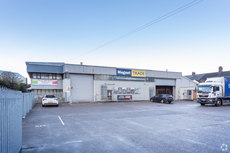 East Tyndall St, Cardiff for sale - Primary Photo - Image 1 of 1