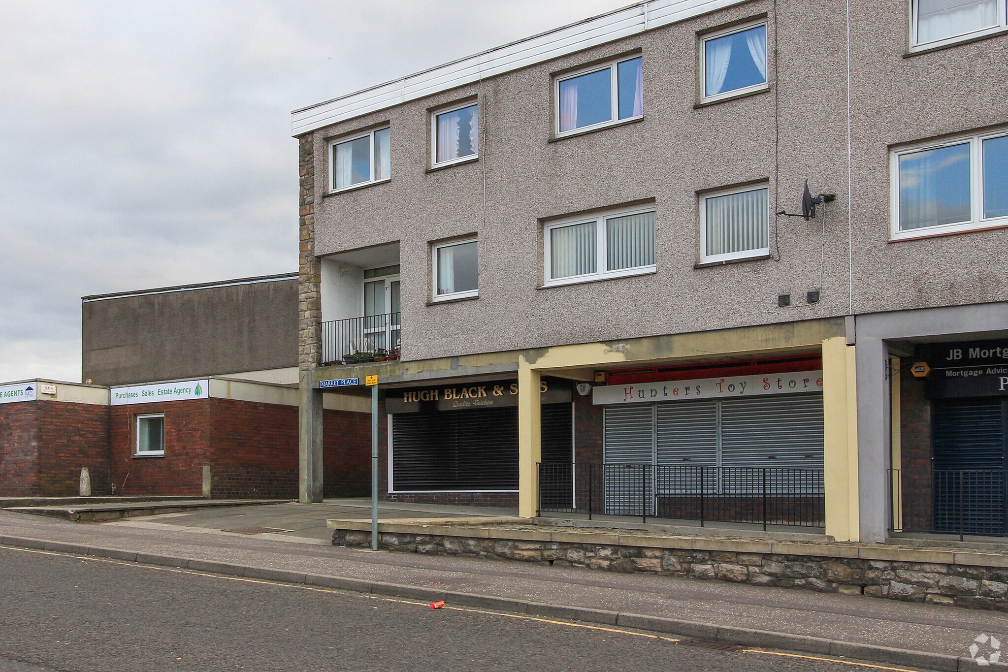 15 Market Pl, Whitburn for sale Primary Photo- Image 1 of 1