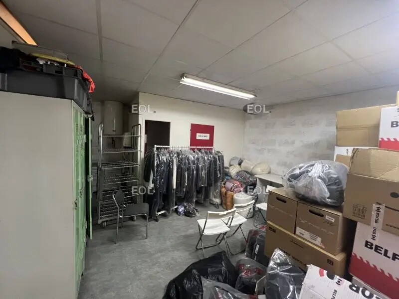 Light Industrial in Vénissieux to rent Interior Photo- Image 1 of 13