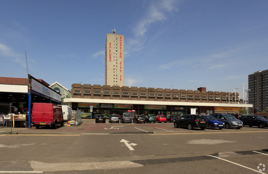 64-66 Raven Way, Salford for rent - Building Photo - Image 2 of 7