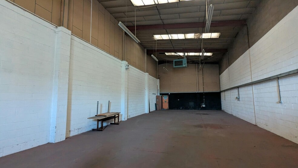 Hammond Clos, Nuneaton to rent - Building Photo - Image 2 of 5