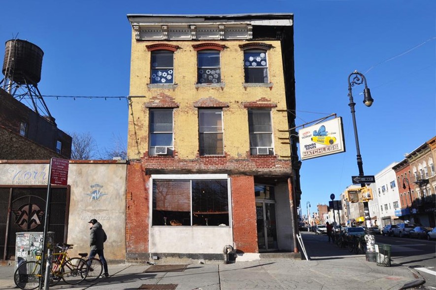 561 Manhattan Ave, Brooklyn, NY for sale - Primary Photo - Image 1 of 1