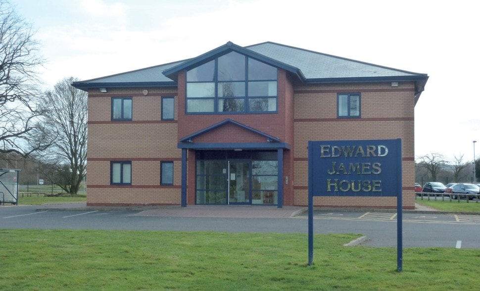 Hadley Park, Telford to rent - Building Photo - Image 3 of 5