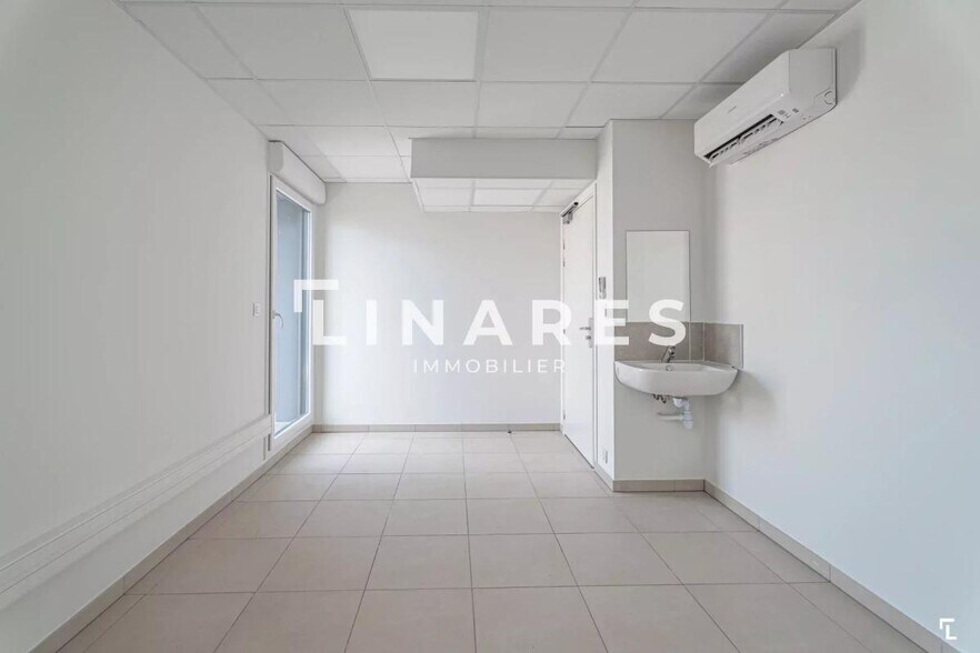 Office / Medical in Allauch to rent - Building Photo - Image 2 of 6