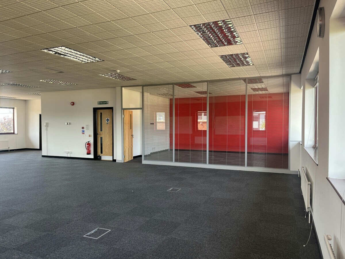 Wenman Rd, Thame, OXF OX9 3XA - Unit 4 - - Interior Photo - Image 2 of 19