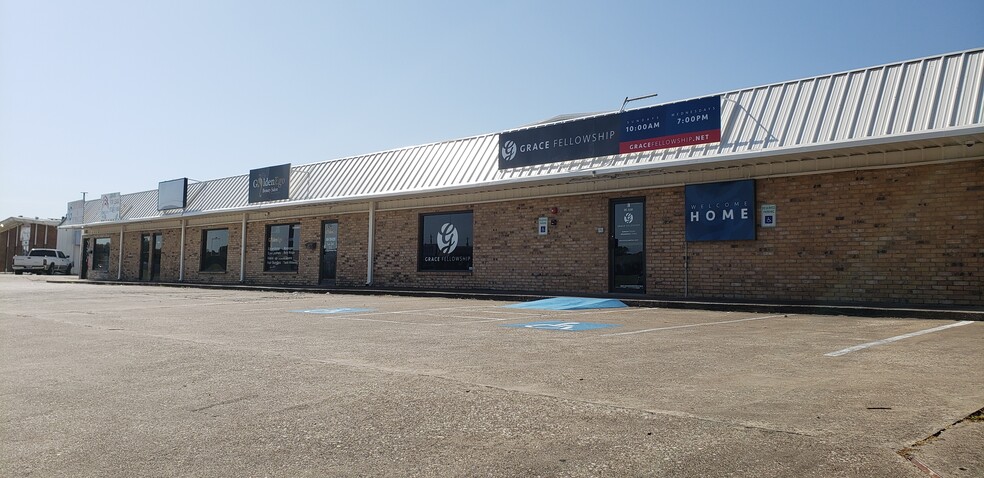 124 Gross Rd, Mesquite, TX for rent - Building Photo - Image 1 of 8