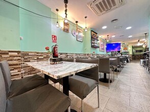 Retail in Barcelona, Barcelona to rent Interior Photo- Image 2 of 4