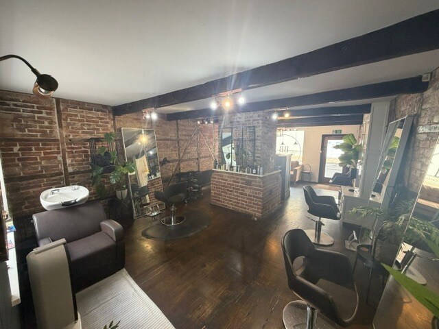 21-27 New St, Salisbury to rent - Building Photo - Image 3 of 10