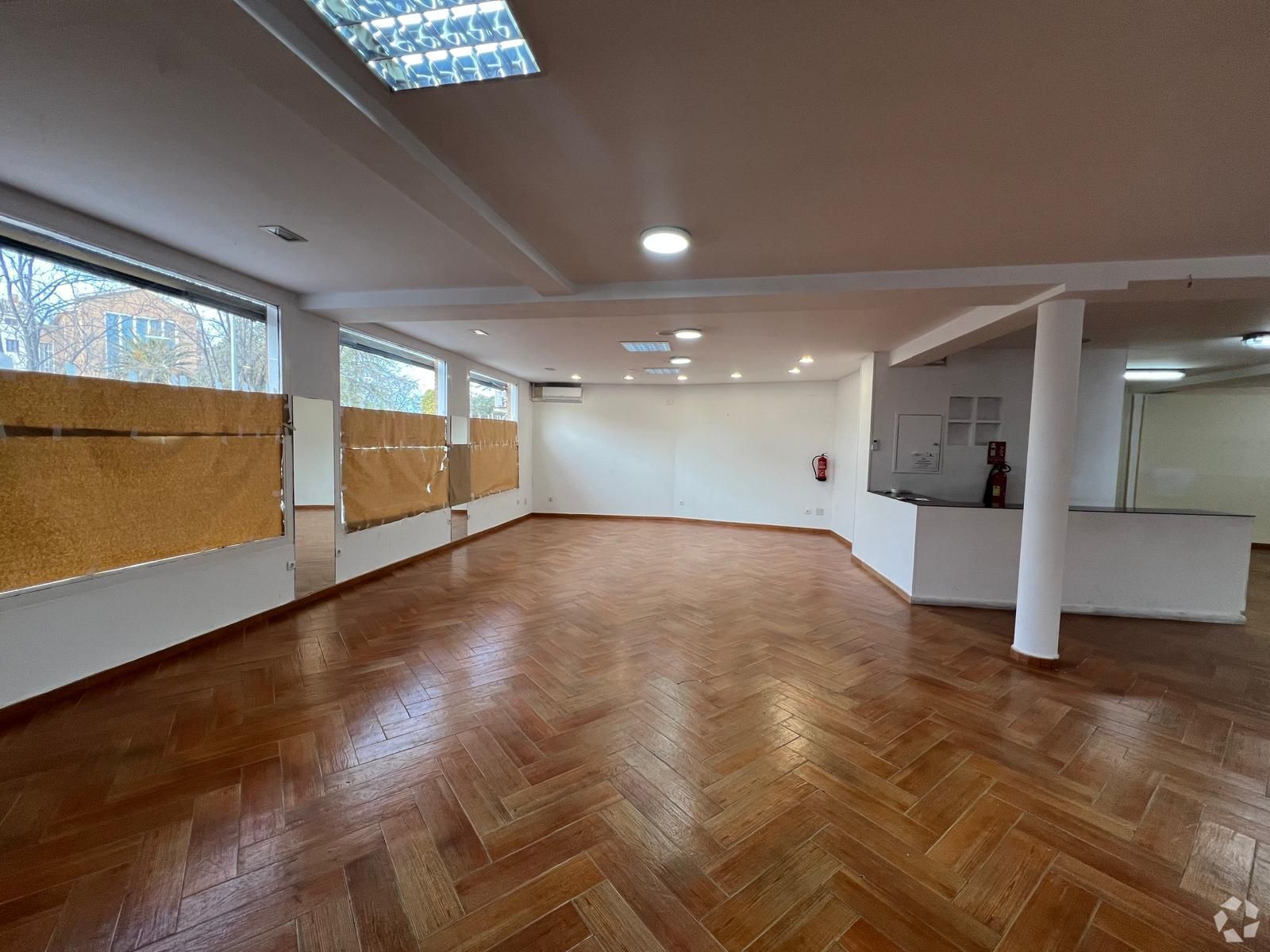 Retail in Ciempozuelos, Madrid to rent Interior Photo- Image 1 of 3