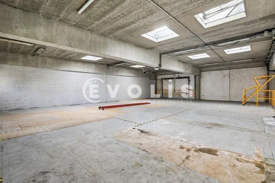 Light Industrial in Vitry-sur-Seine to rent - Interior Photo - Image 2 of 8