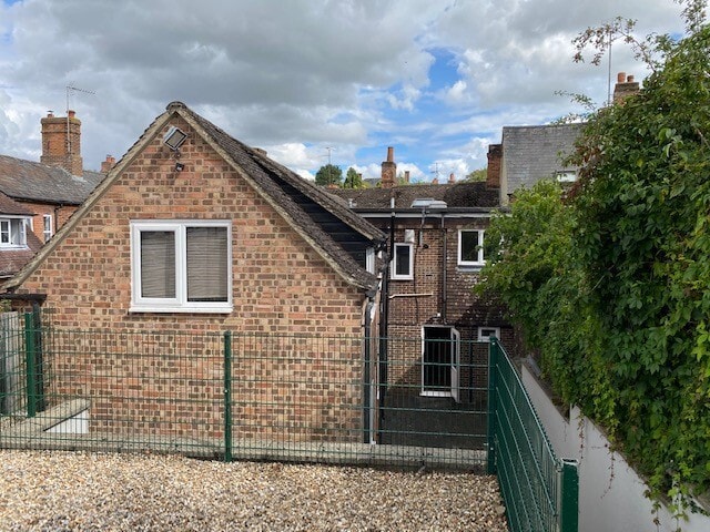 50 High St, Hungerford to rent - Building Photo - Image 3 of 3