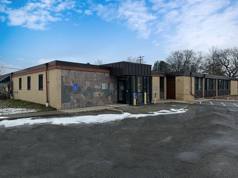 2716 Upper Afton Rd, Maplewood 55119 Office for Rent UK