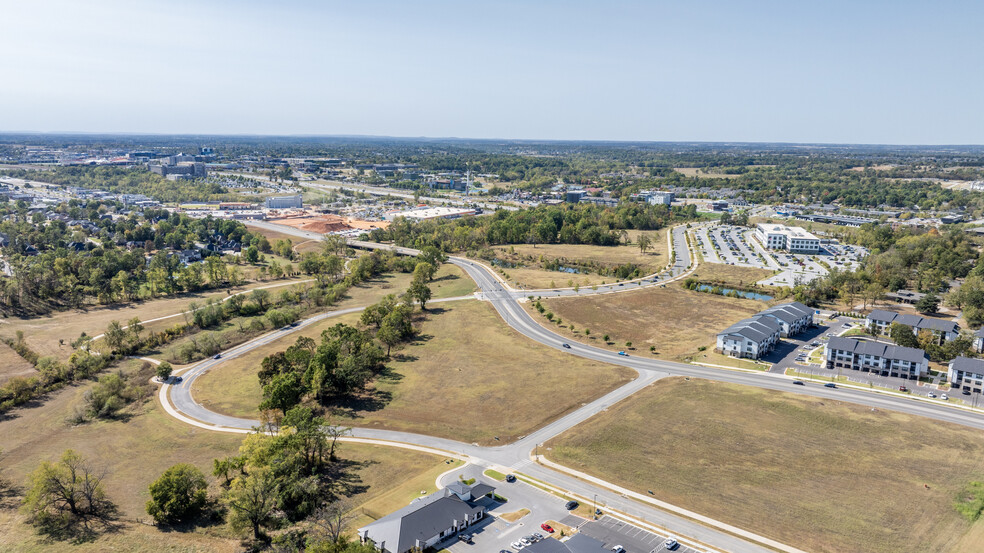 W Magnolia st, Rogers, AR for sale - Building Photo - Image 3 of 6