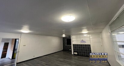 2A-2B Jerrard Dr, Sutton Coldfield to rent Interior Photo- Image 2 of 6