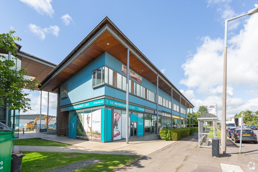 17 South Gyle Cres, Edinburgh, EH12 9EB UK