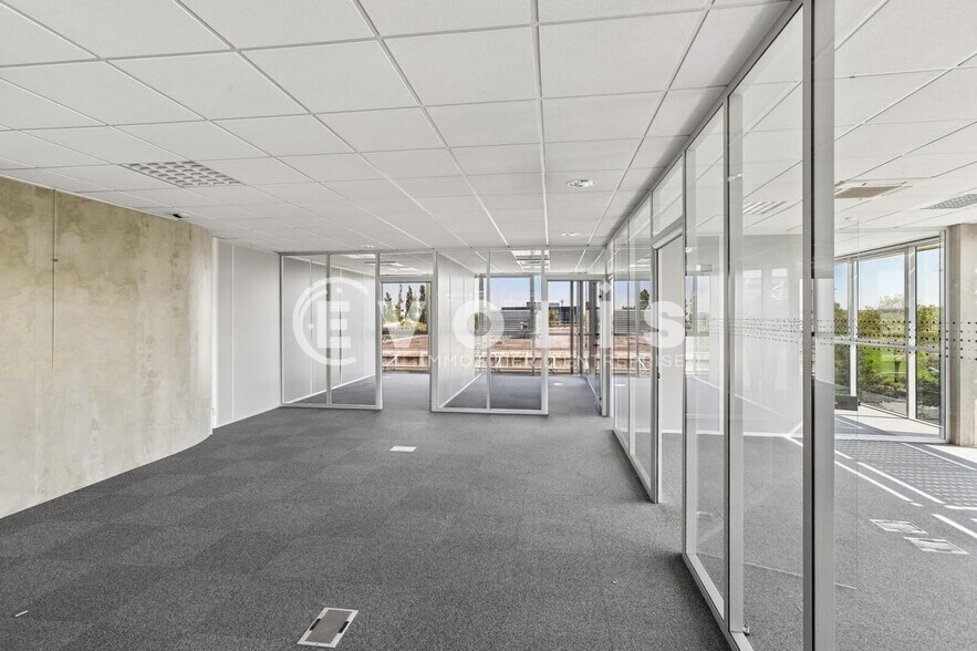 11 Rue Edison, Bron to rent - Interior Photo - Image 1 of 15
