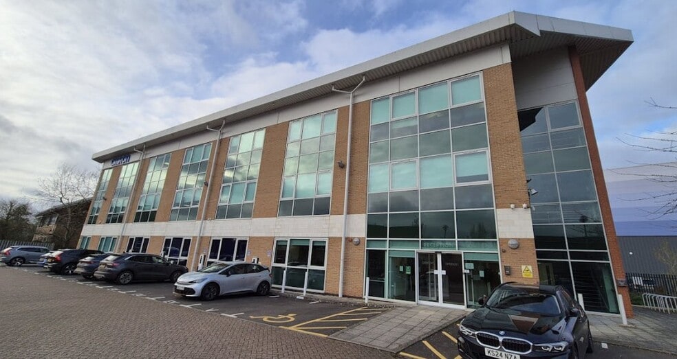 2 Opal Dr, Milton Keynes for sale - Building Photo - Image 1 of 6