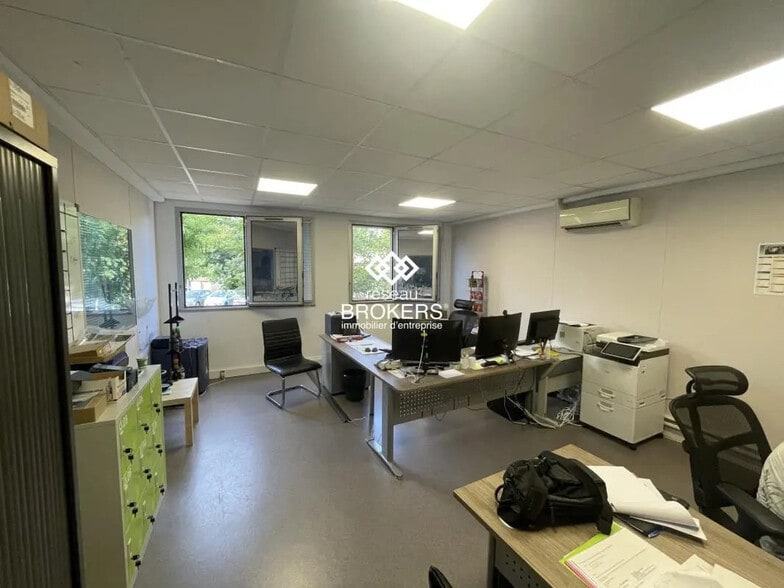 Office in Marseille to rent - Interior Photo - Image 3 of 8