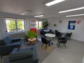 8-16 Ladysmith Rd, Enfield to rent Interior Photo- Image 2 of 6