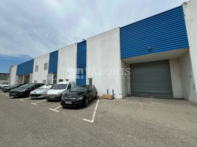 Light Industrial in Vitrolles to rent - Building Photo - Image 3 of 14