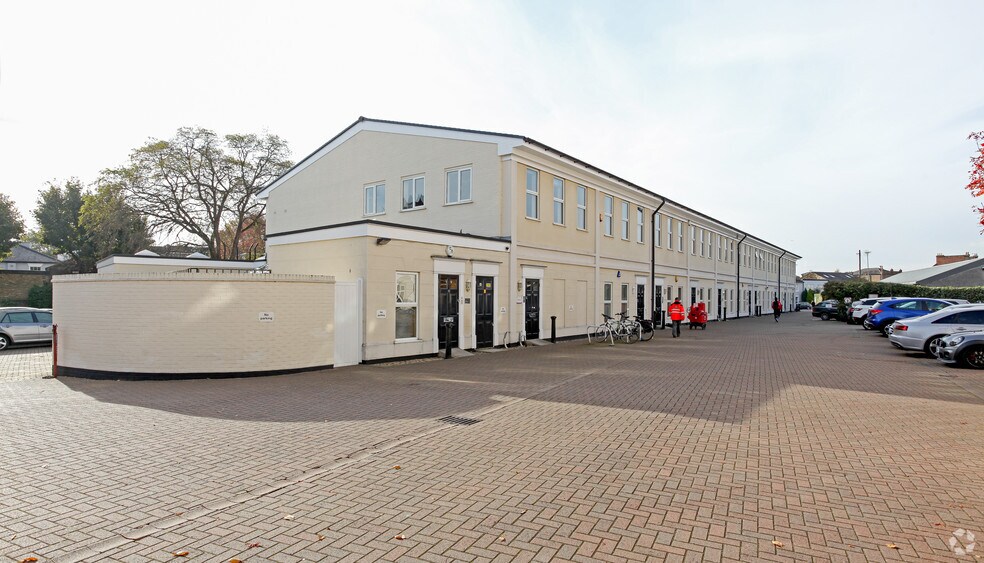 36 Station Rd, Hampton for sale - Primary Photo - Image 1 of 1