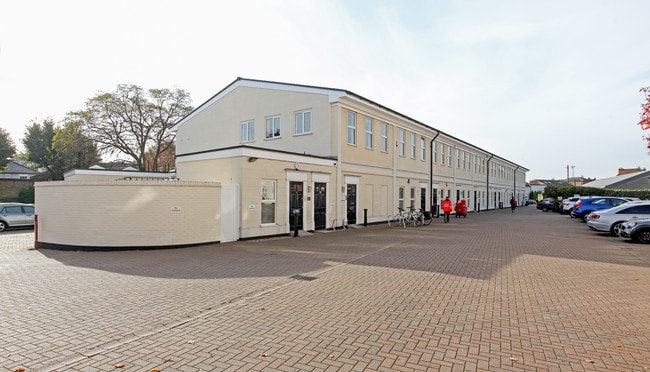 More details for 36 Station Rd, Hampton - Office to Rent