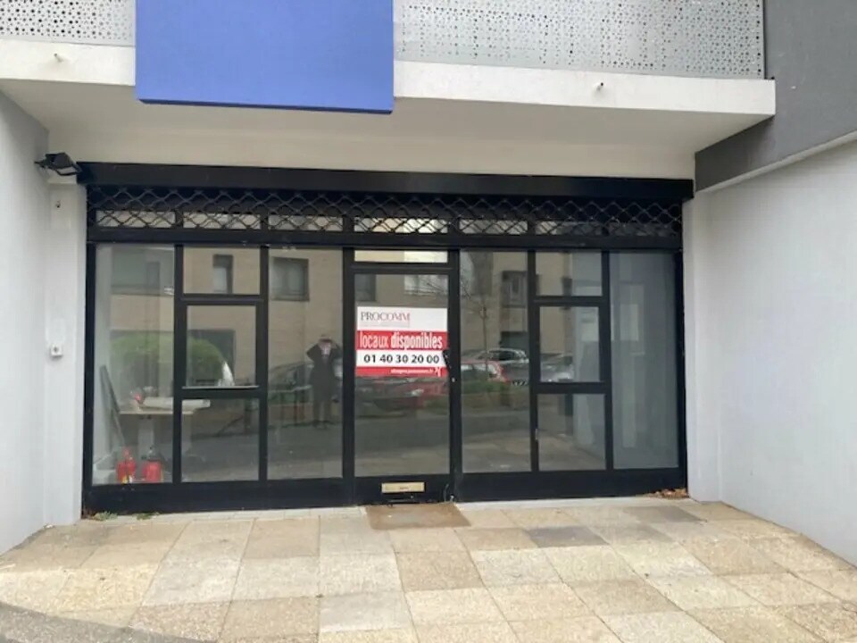 Light Industrial in Fontenay-sous-Bois to rent Building Photo- Image 1 of 7