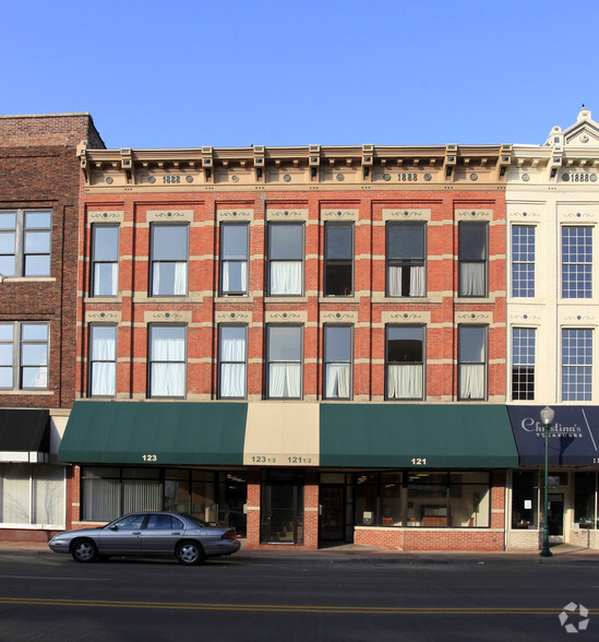 121-123 S Main St, Elkhart, IN for rent - Building Photo - Image 2 of 2