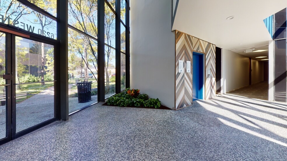 6220 WESTPARK Dr, Houston, TX to rent - Matterport 3D Scan - Image 2 of 30