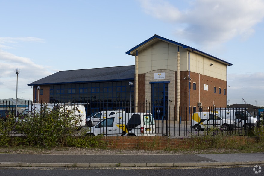 Dodds Clos, Rotherham for sale - Primary Photo - Image 1 of 1