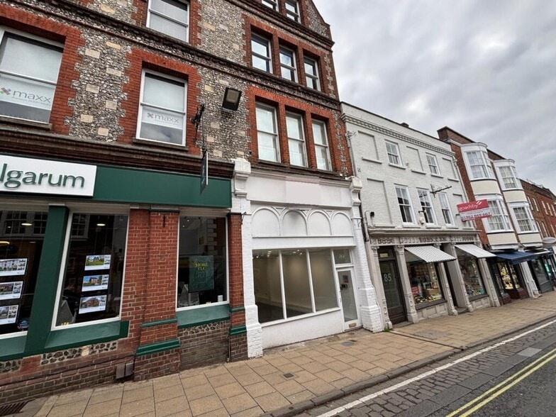 84 High St, Winchester to rent - Building Photo - Image 1 of 1