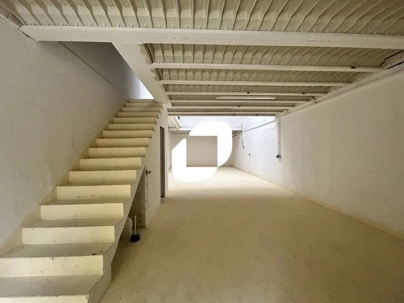 Location Local d'activités 130 m² - Photo 1