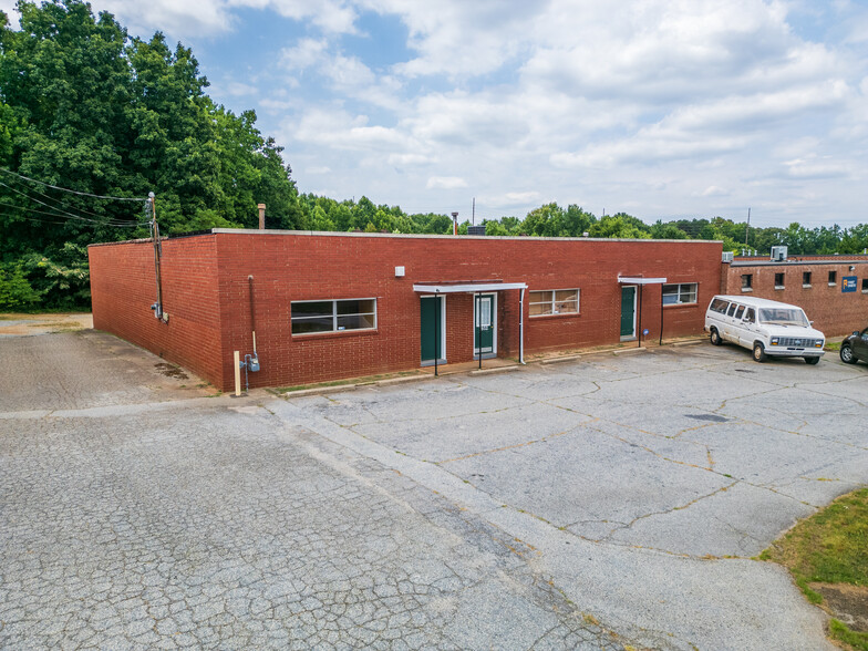 1930-1932 W Green Dr, High Point, NC for rent - Building Photo - Image 1 of 7