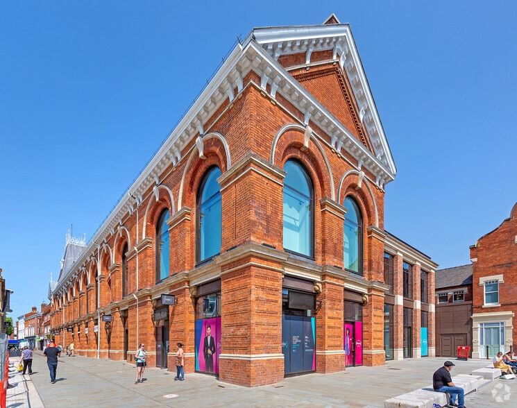 Cornhill, Lincoln to rent - Building Photo - Image 2 of 8