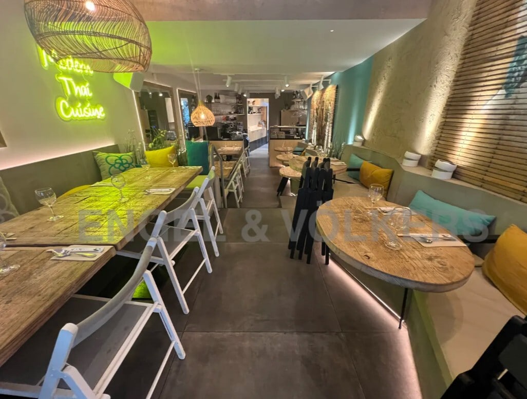 Retail in Barcelona, Barcelona to rent Interior Photo- Image 1 of 5