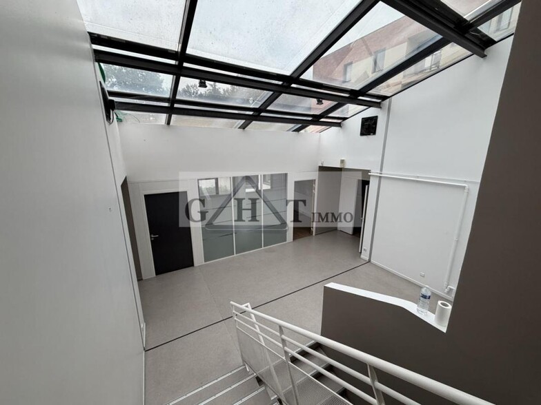 Retail in Évry-Courcouronnes to rent - Interior Photo - Image 2 of 11